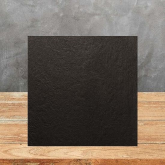 Muestra de porcelánico Dekton Sirius