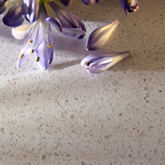 foto de cerca de Silestone Blanco Norte pulido