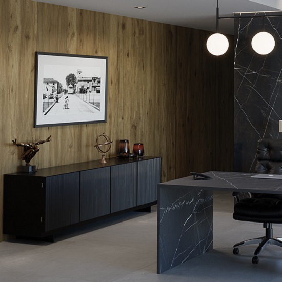 una pared revestida en ceramico pared Ascale TAU Boreal Umber
