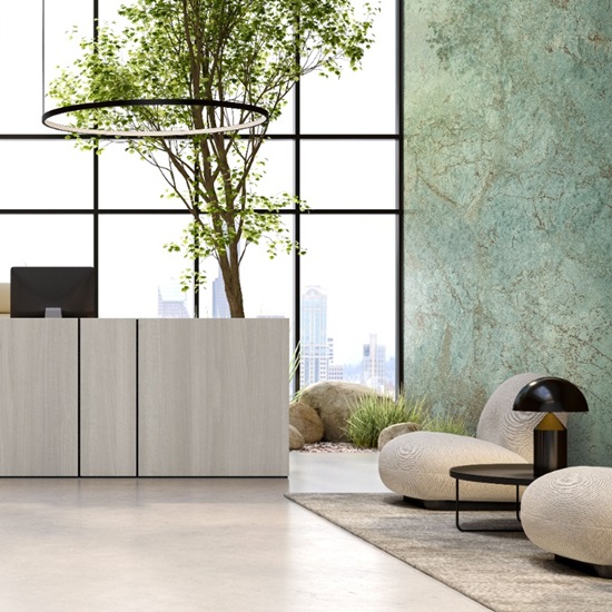 recepción de oficina decorada con Techlam Amazonia
