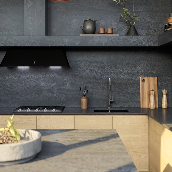 cocina de madera con encimeras de cuarzo Silestone Raw D