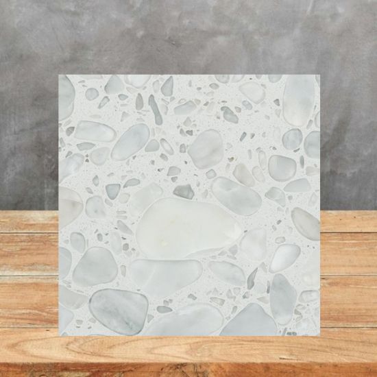 una muestra de terrazo blanco Doge