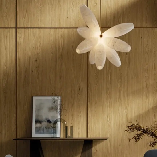 una cocina de madera con la pared Xtone Neda